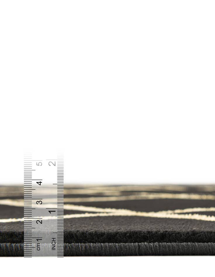 Detail image of  7' 10 x 7' 10 Vogue Geo Square Rug