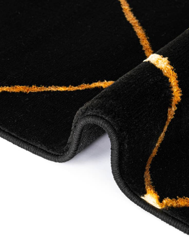 Detail image of  7' 10 x 7' 10 Vogue Geo Square Rug