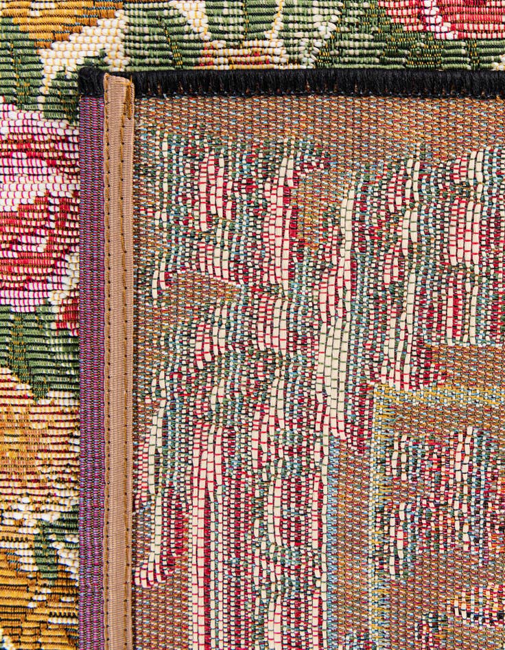 Detail image of  7' 10 x 10'  Washable Traditional Indoor / Outdoor Rug