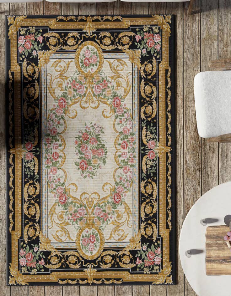 Detail image of  7' 10 x 10'  Washable Traditional Indoor / Outdoor Rug