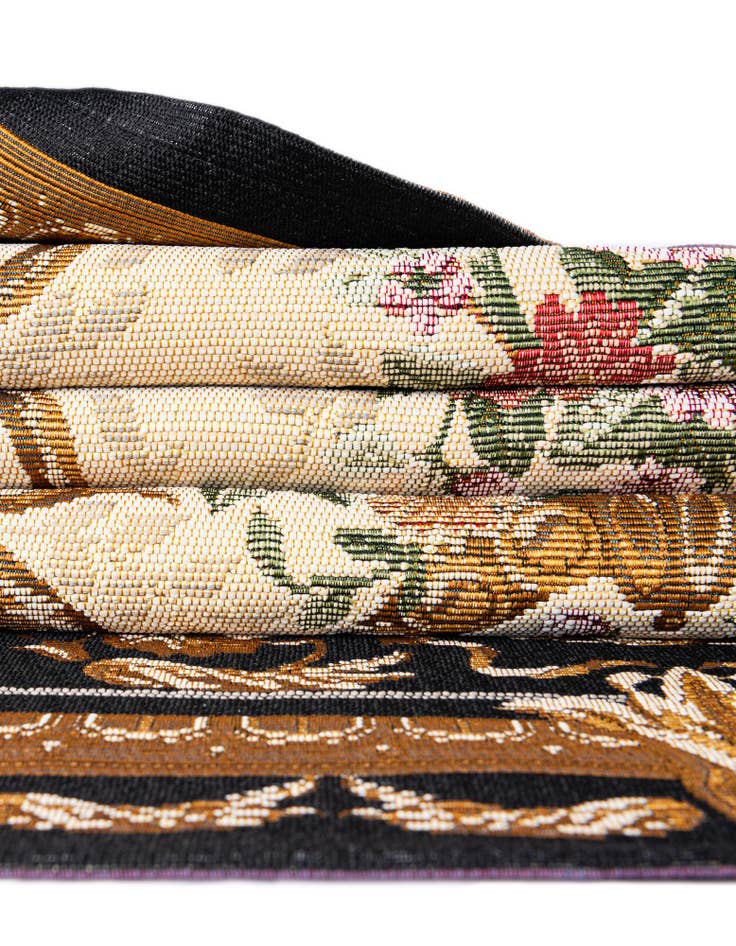 Detail image of  3' x 3'  Washable Traditional Indoor / Outdoor Round Rug