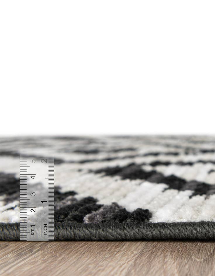 Detail image of  2' x 6' Odyssey Runner Rug