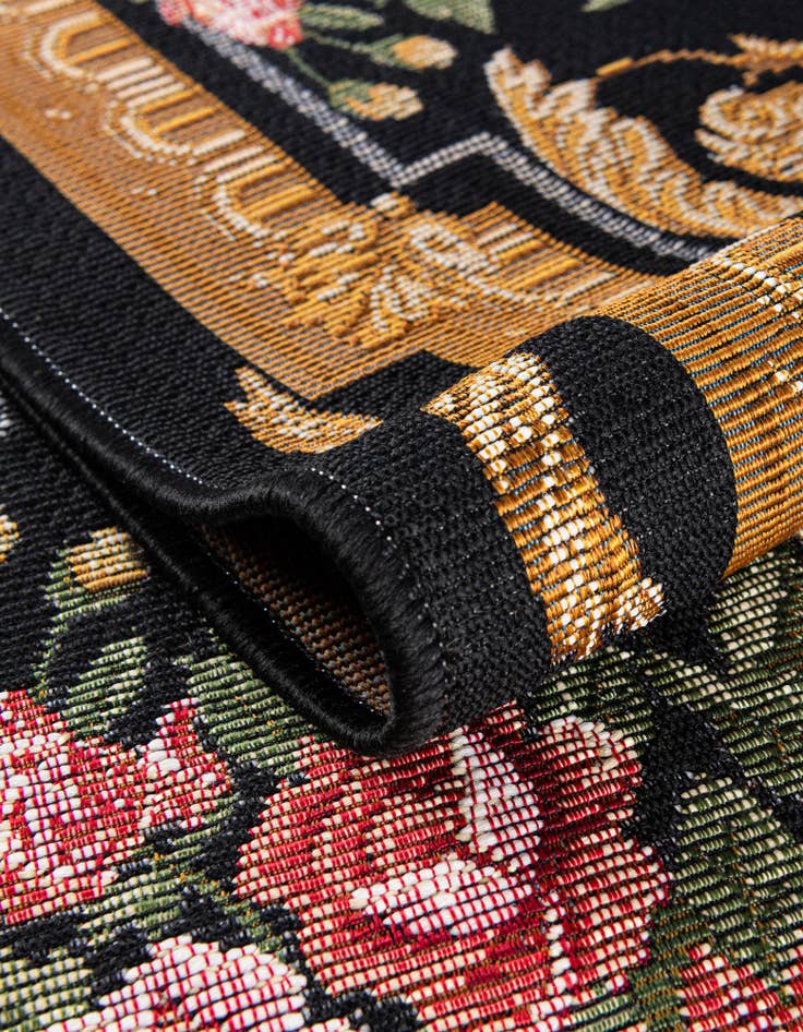 Detail image of  10' x 10'  Washable Traditional Indoor / Outdoor Square Rug