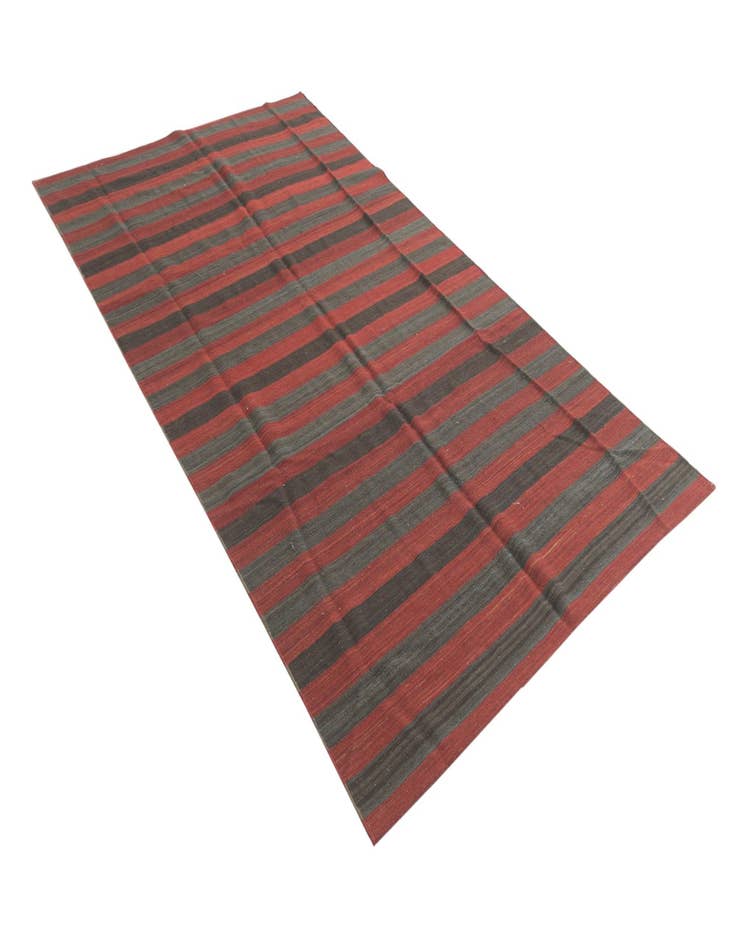 Detail image of  5' 5 x 9' 7  Hand Woven Kilim Modern Wool Rug