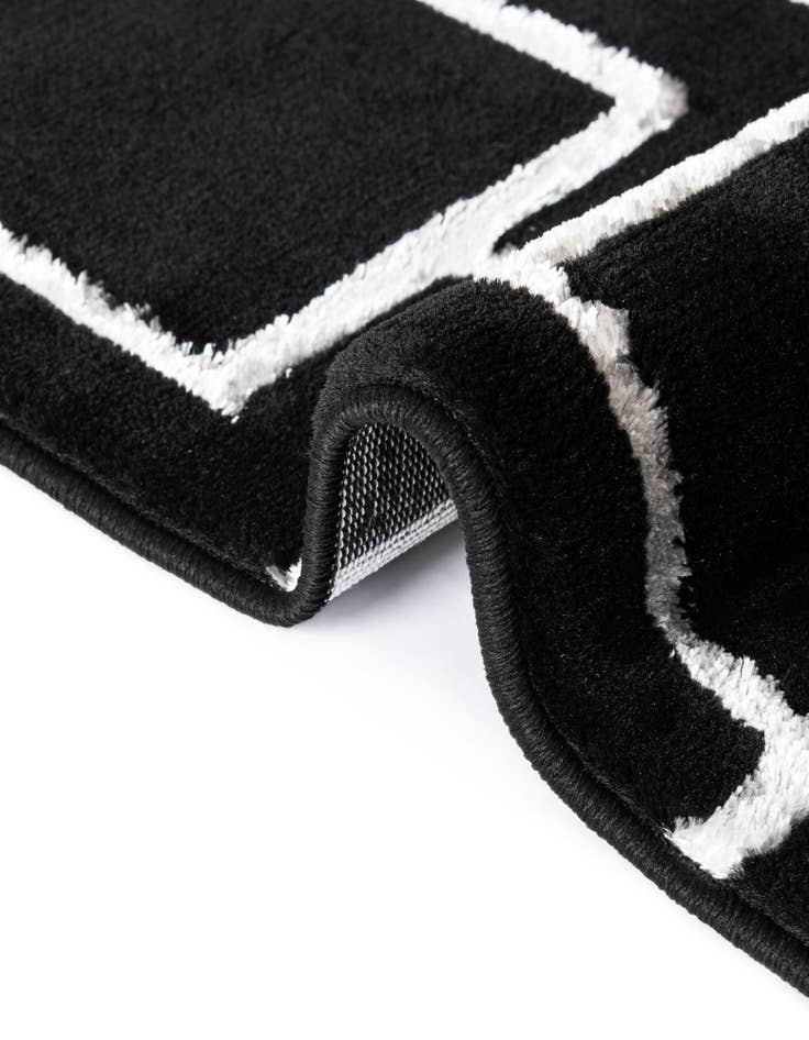 Detail image of  4' x 6'  Marilyn Monroe&trade; Glam Deco Rug