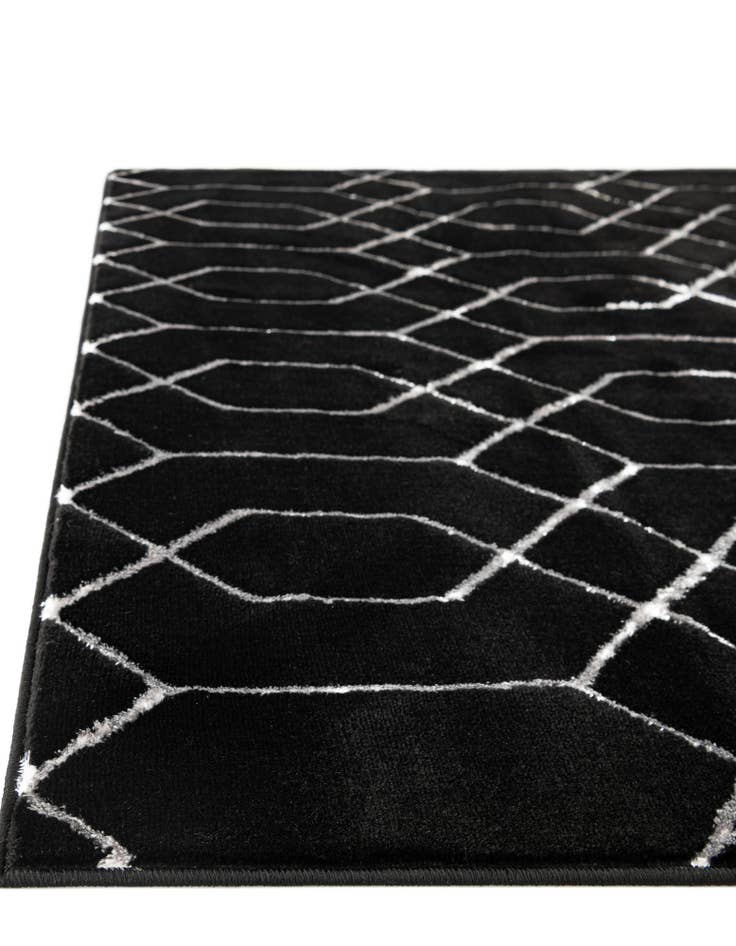 Detail image of  2' x 3'  Marilyn Monroe&trade; Glam Trellis Rug
