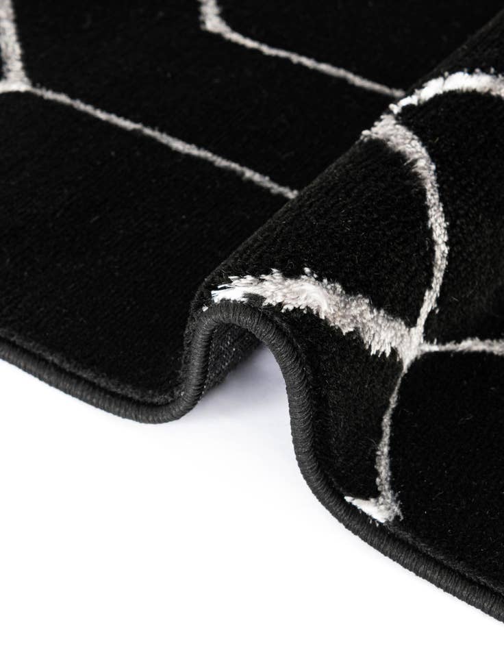 Detail image of  2' x 8'  Marilyn Monroe&trade; Glam Trellis Runner Rug