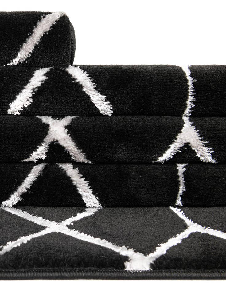 Detail image of  2' x 8'  Marilyn Monroe&trade; Glam Trellis Runner Rug