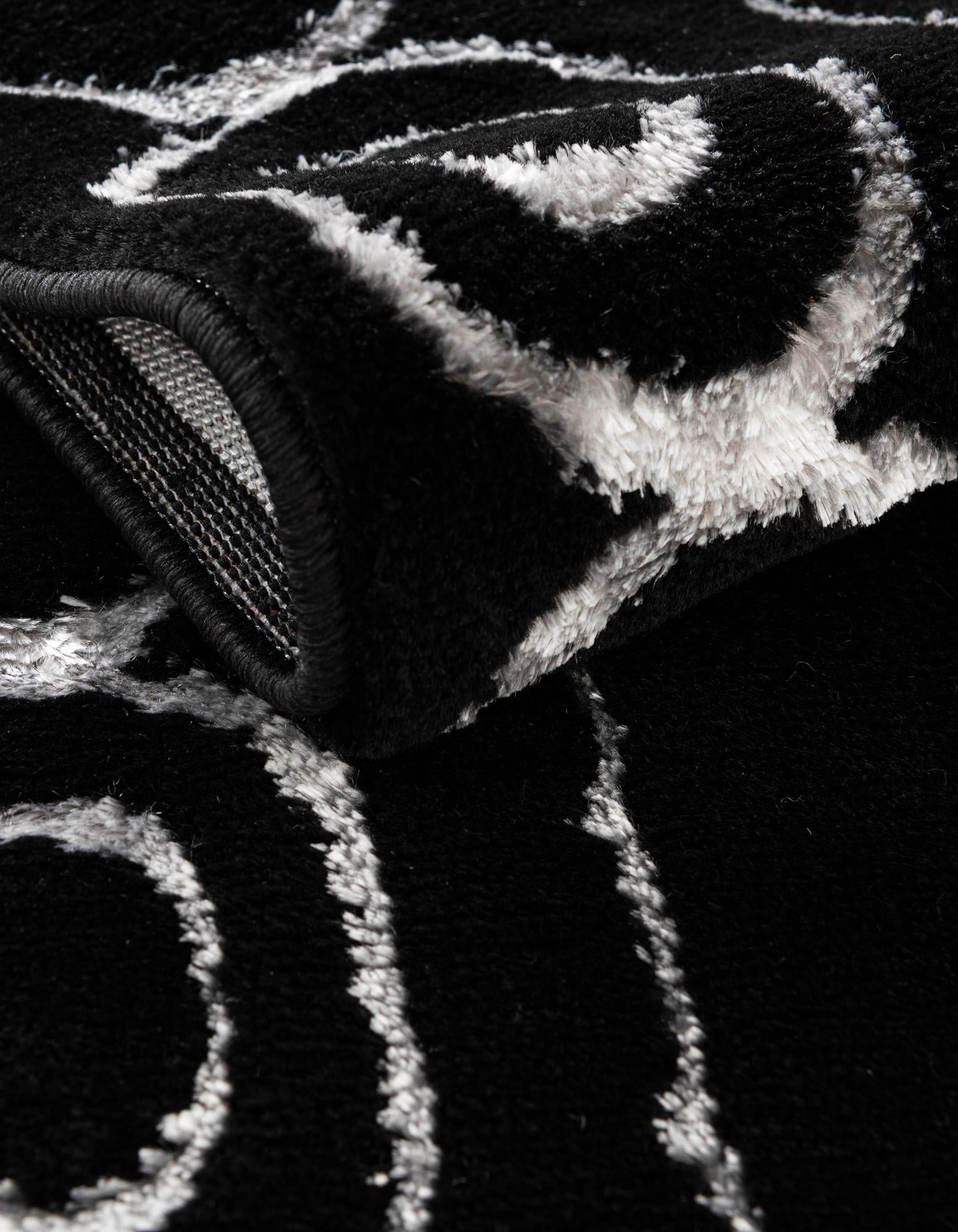  2' 7 x 12' Vogue Geo Runner Rug