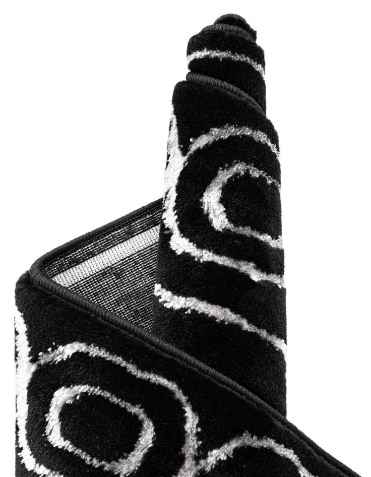 Detail image of  2' x 5' Vogue Geo Runner Rug