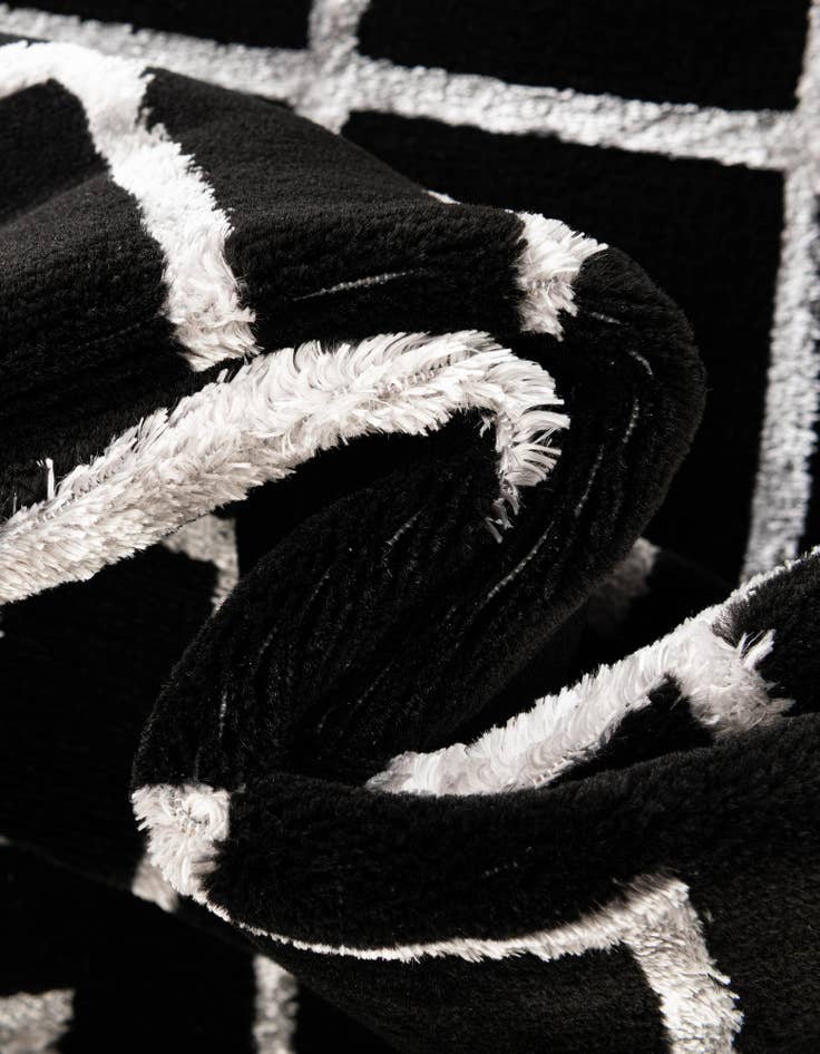 Detail image of  7' 10 x 7' 10  Marilyn Monroe&trade; Glam Deco Square Rug