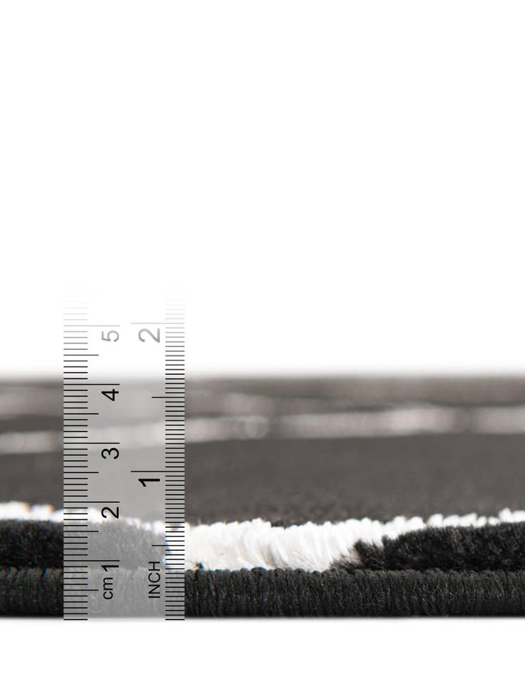 Detail image of  7' 10 x 7' 10 Vogue Geo Square Rug