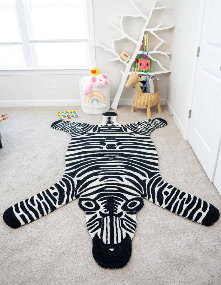 Detail image of  5' 1 x 8' Playtime Kids Wool Freeform Rug