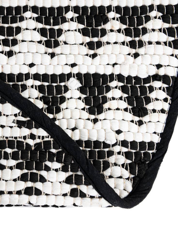 Detail image of  2' 2 x 3' 7  Hand Woven Chindi Jute Hearth Rug