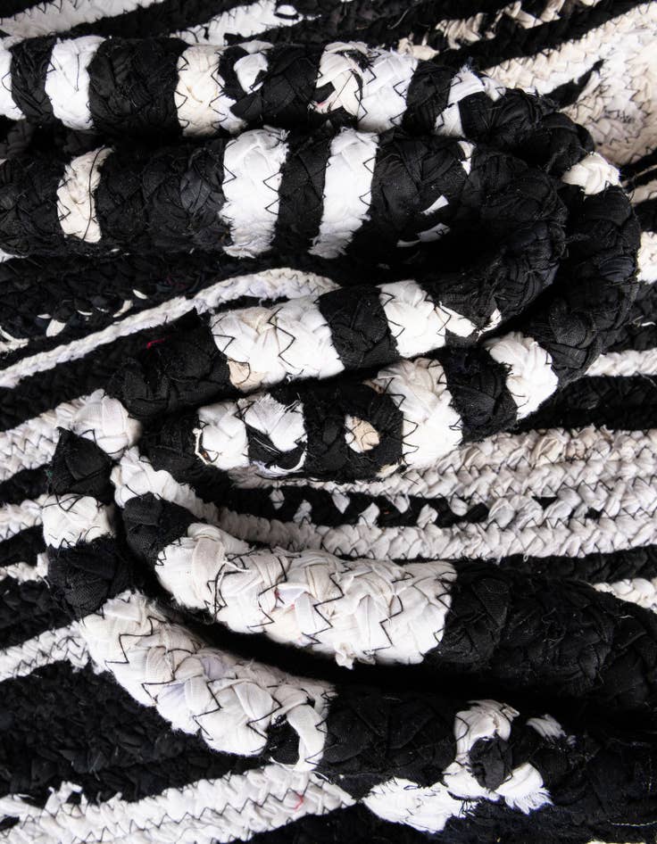 Detail image of  8' x 10'  Hand Braided Chindi Oval Rug