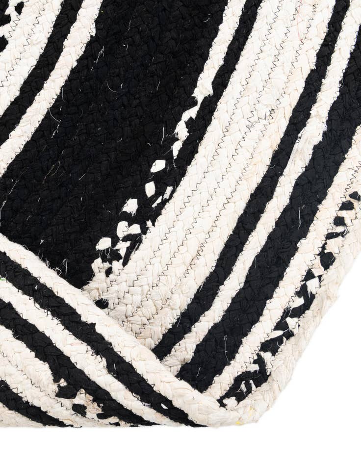 Detail image of  8' x 10'  Hand Braided Chindi Oval Rug