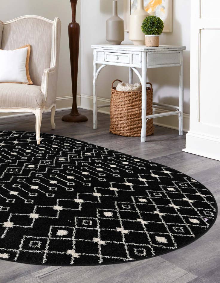 Detail image of  7' 10 x 10' Moroccan Trellis Oval Rug