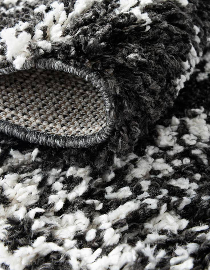 Detail image of  5' 3 x 8' Serenity Shag Oval Rug
