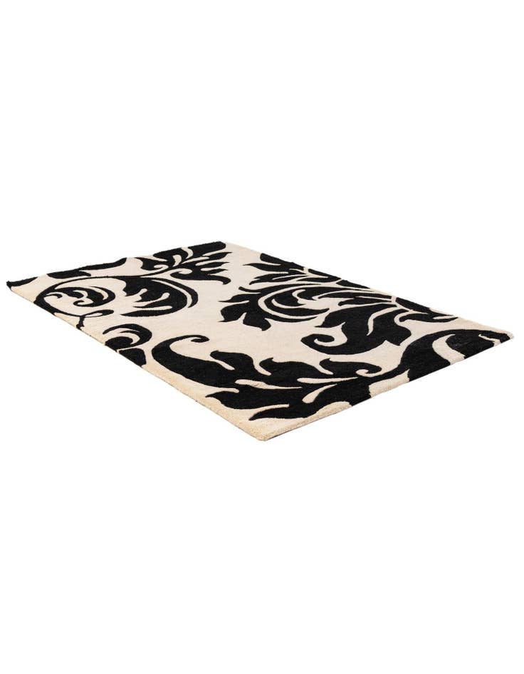 Detail image of  4' x 5' 11 Agra Wool Rug