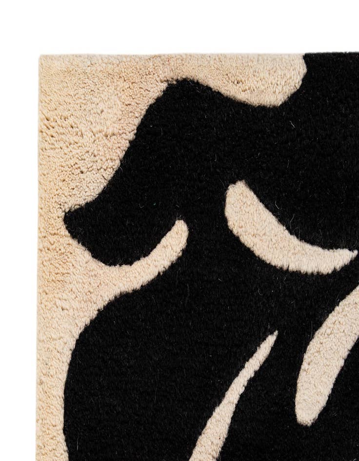 Detail image of  4' x 5' 11 Agra Wool Rug