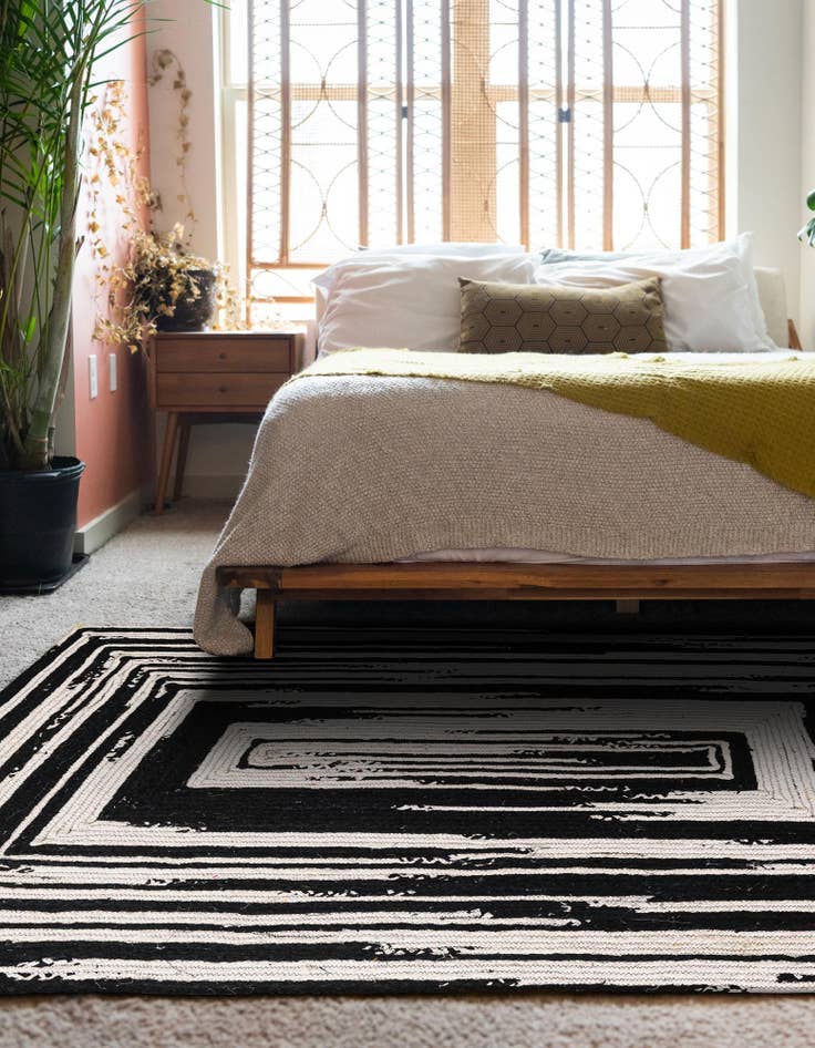 Detail image of  6' 1 x 9'  Hand Braided Chindi Rug