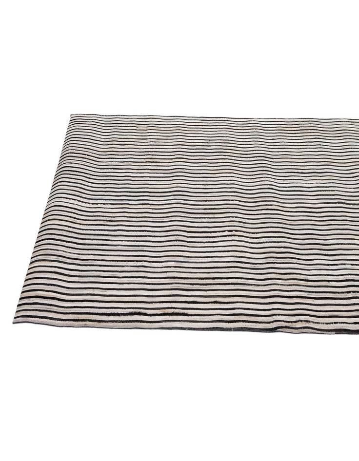 Detail image of  5' 2 x 8' Cowhide - Patchwork Rug