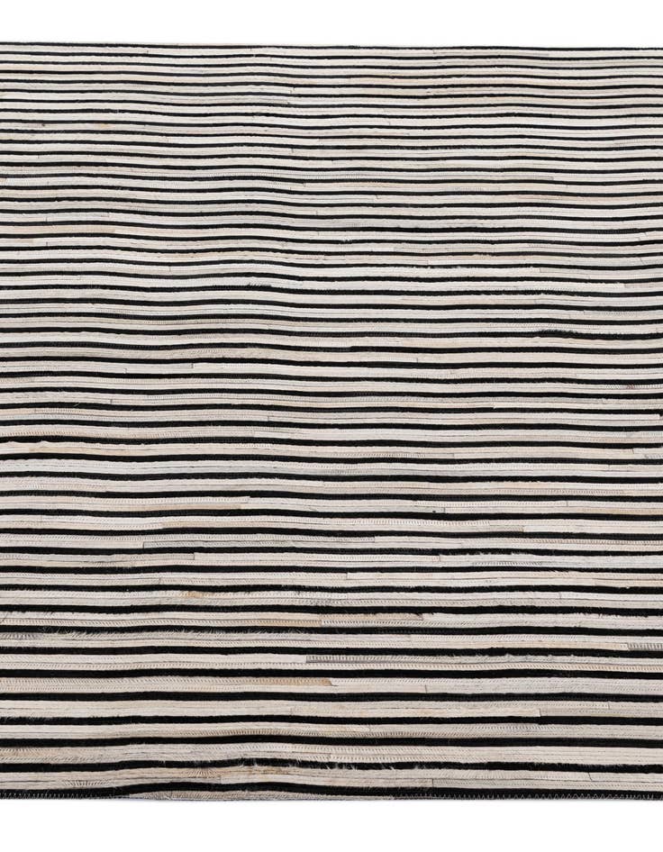 Detail image of  5' 2 x 8' Cowhide - Patchwork Rug