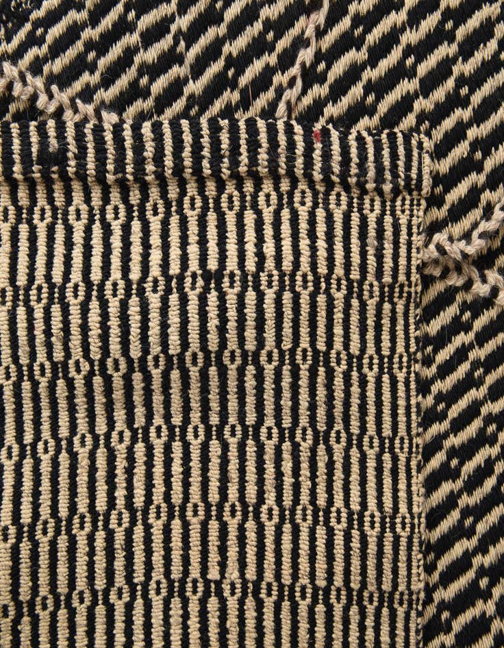 Detail image of  7' 8 x 9' 8  Hand Knotted Darya Wool Rug