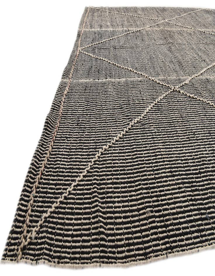 Detail image of  9' 5 x 12'  Hand Knotted Darya Wool Rug