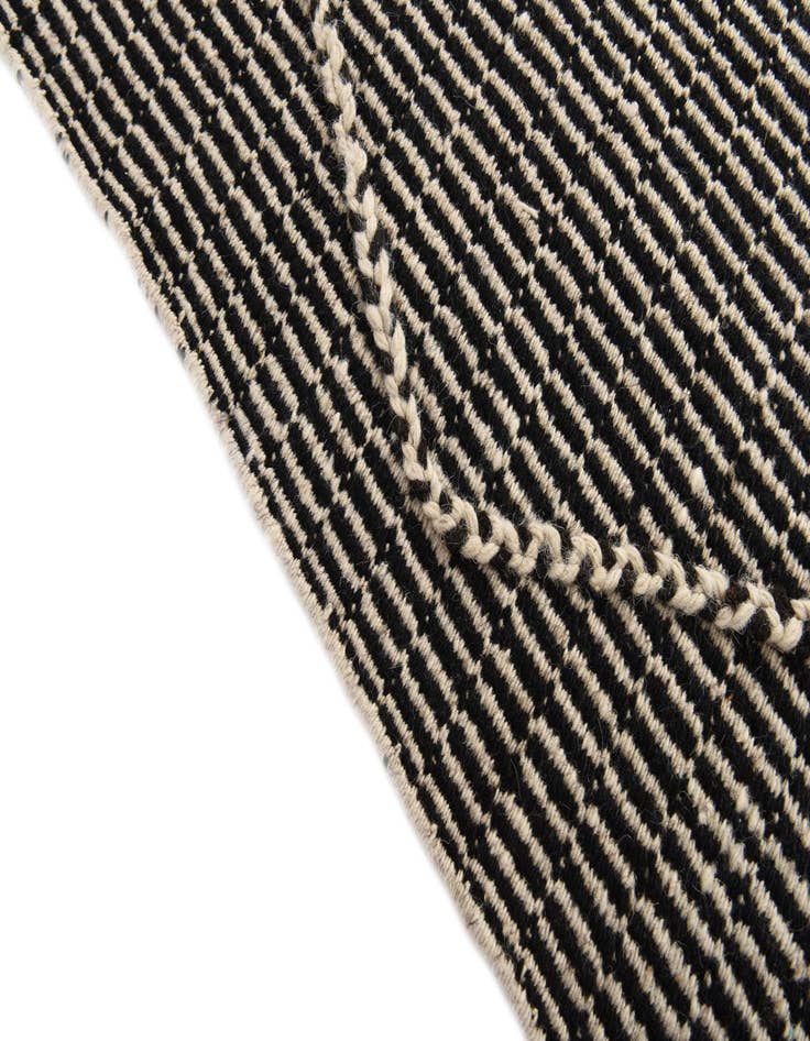 Detail image of  9' 5 x 12'  Hand Knotted Darya Wool Rug