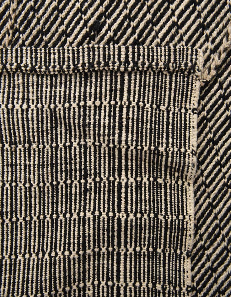 Detail image of  8' 9 x 11' 10  Hand Knotted Darya Wool Rug