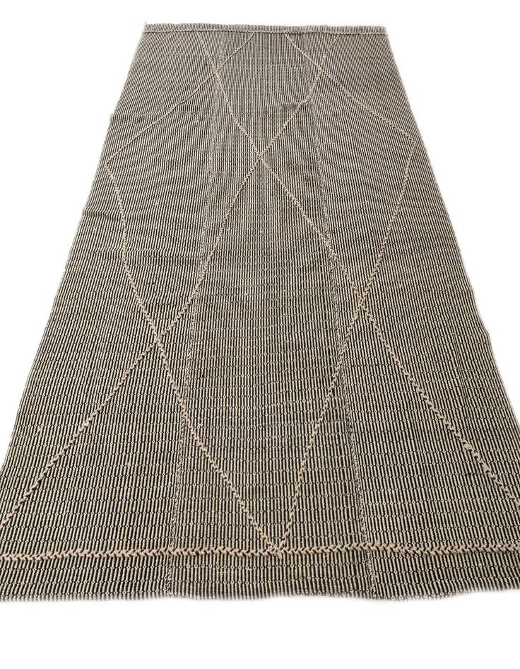 Detail image of  7' 6 x 10'  Hand Knotted Darya Wool Rug