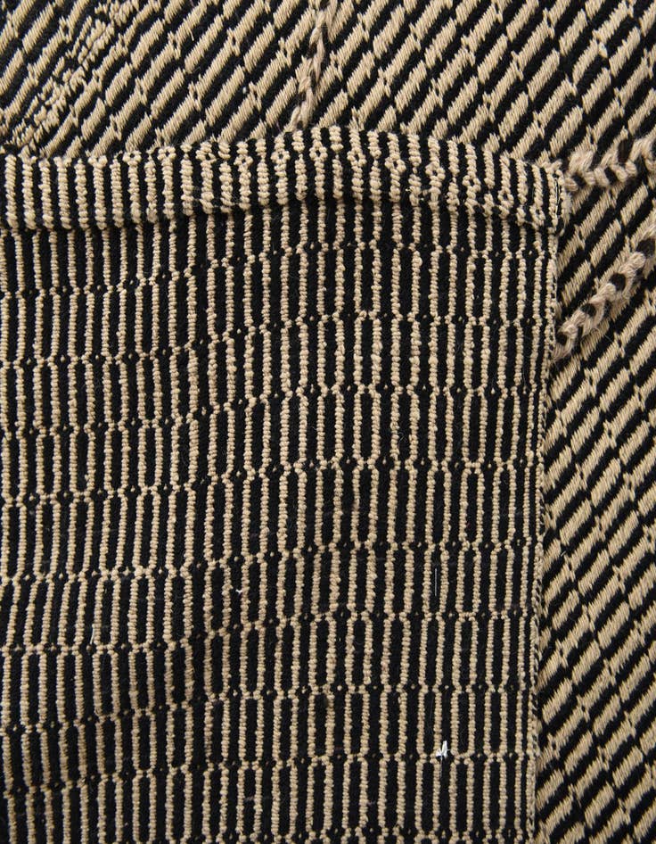 Detail image of  7' 6 x 10'  Hand Knotted Darya Wool Rug