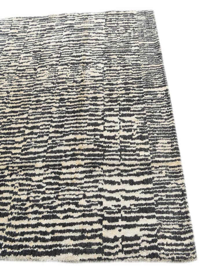 Detail image of  5' x 7' 9  Hand Knotted Darya Wool Rug