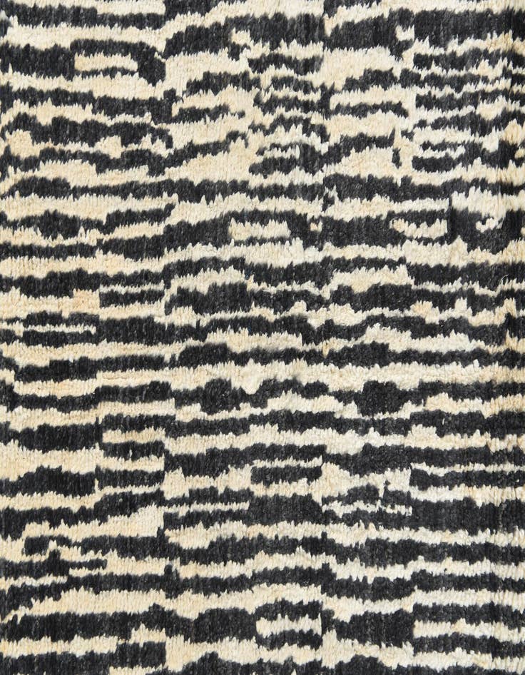 Detail image of  5' x 7' 9  Hand Knotted Darya Wool Rug