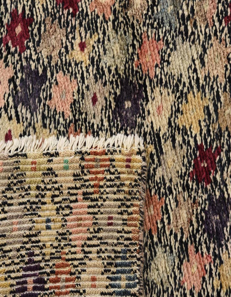 Detail image of  5' 3 x 8'  Hand Knotted Darya Wool Rug