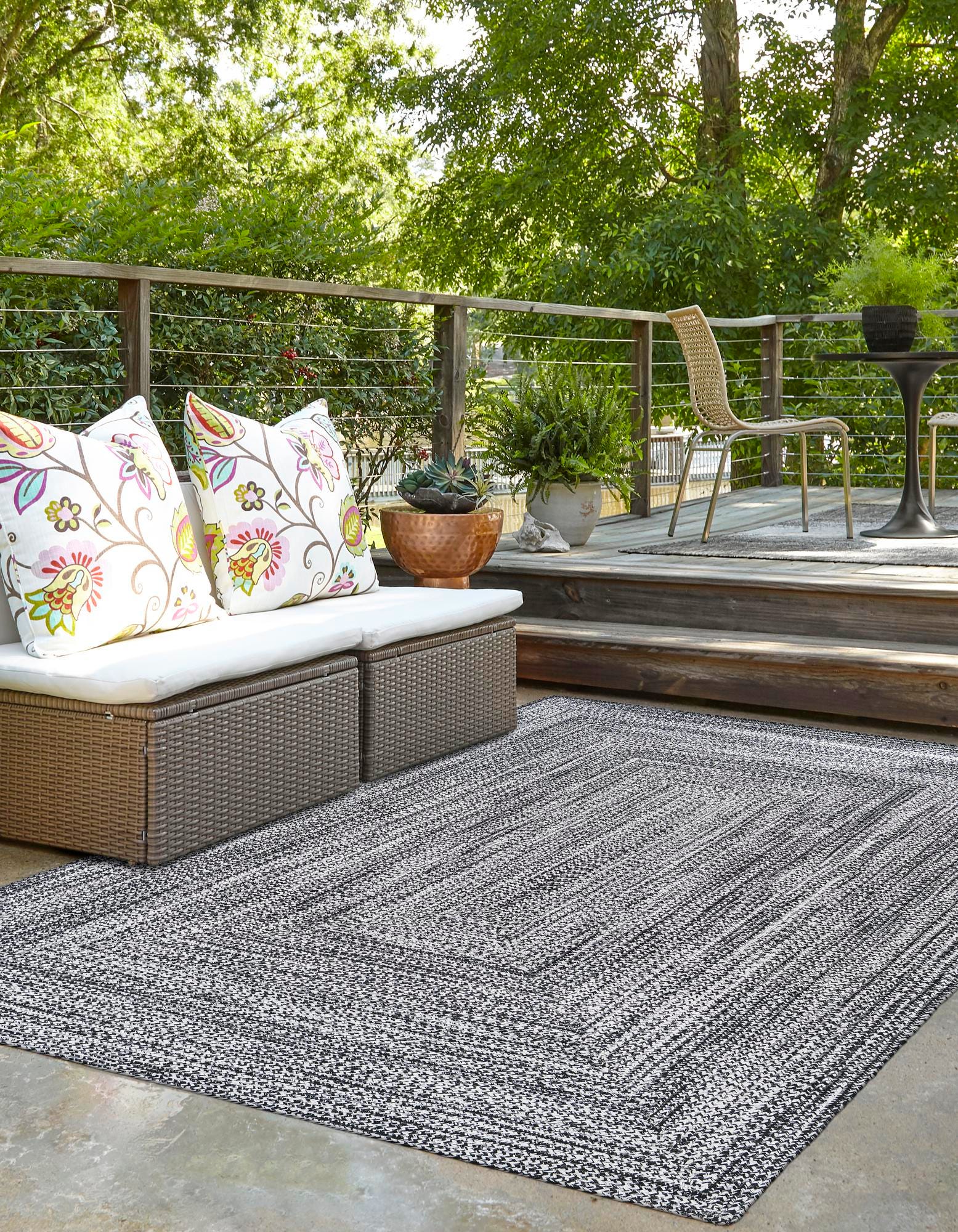 Black and White 5' 3 x 8' Hand Woven Eco Verse Indoor Washable Indoor ...