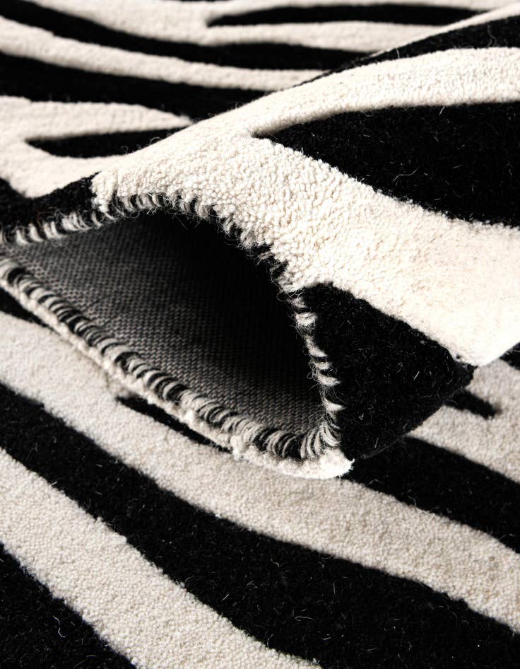 Detail image of  7' 10 x 10' Hand Tufted Safari Wool Rug