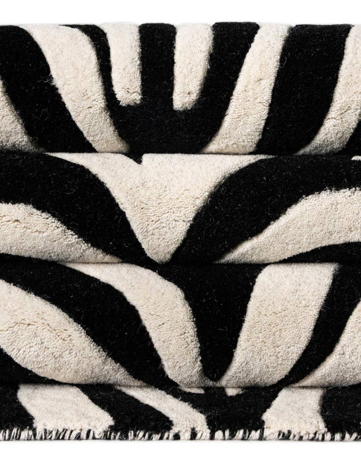 Detail image of  7' 10 x 10' Hand Tufted Safari Wool Rug