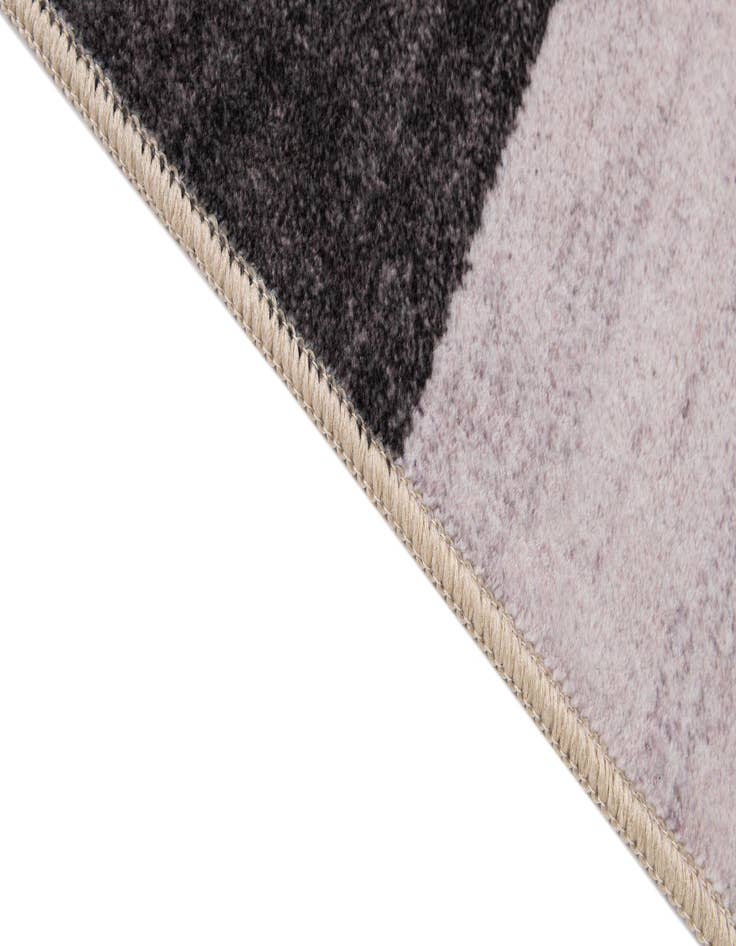 Detail image of  4' 3 x 6' 3 Harvest Washable Rug