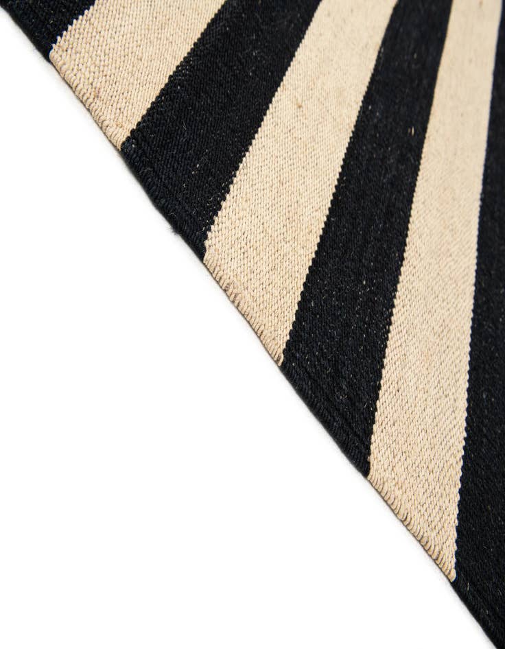 Detail image of  8' 3 x 11' 1  Hand Woven Kilim Modern Wool Rug