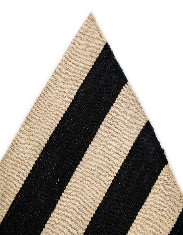 Detail image of  8' 3 x 11' 1  Hand Woven Kilim Modern Wool Rug