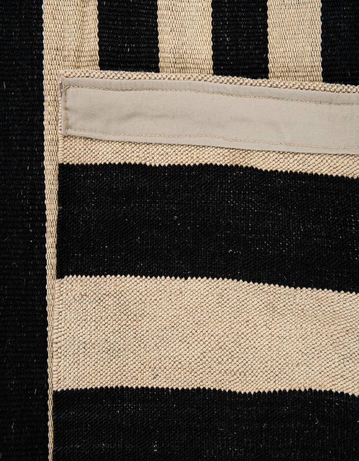 Detail image of  8' 3 x 11' 1  Hand Woven Kilim Modern Wool Rug