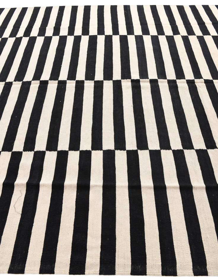 Detail image of  8' 2 x 11' 3  Hand Woven Kilim Modern Wool Rug