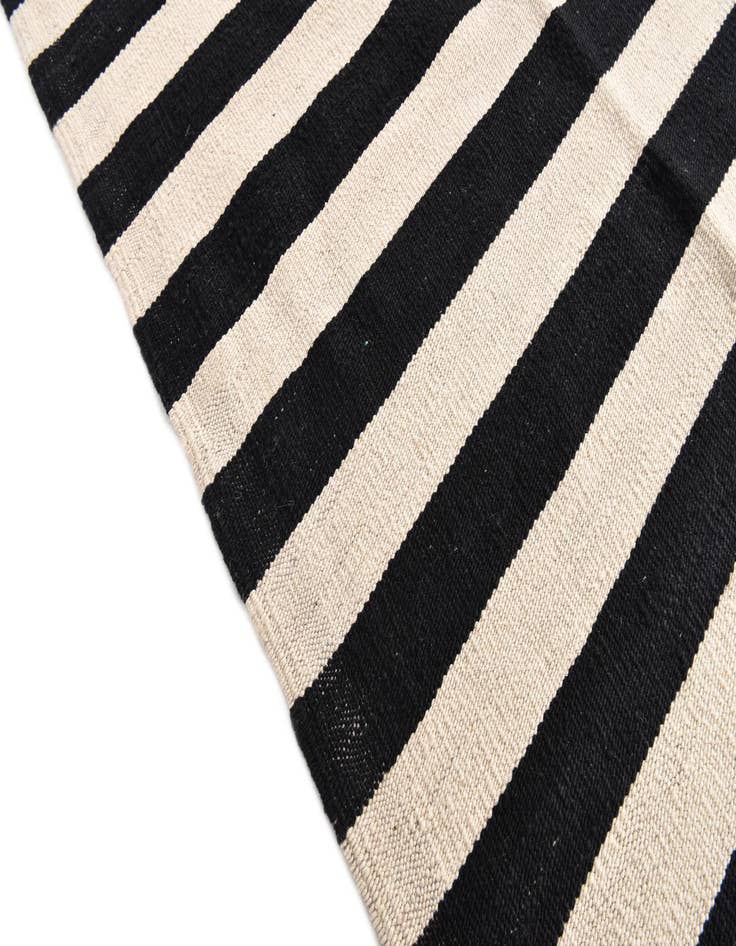 Detail image of  8' 2 x 11' 3  Hand Woven Kilim Modern Wool Rug