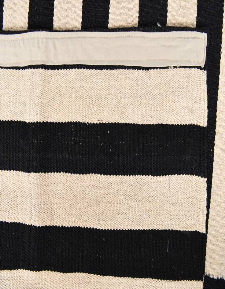 Detail image of  8' 2 x 11' 3  Hand Woven Kilim Modern Wool Rug