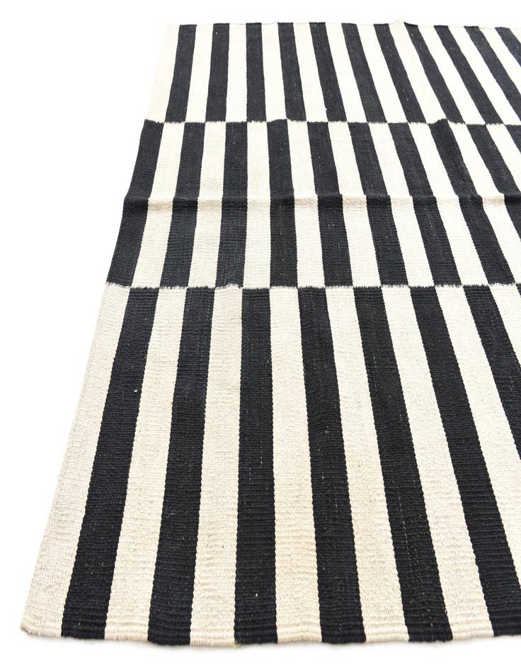 Detail image of  4' 2 x 5' 10  Hand Woven Kilim Modern Wool Rug