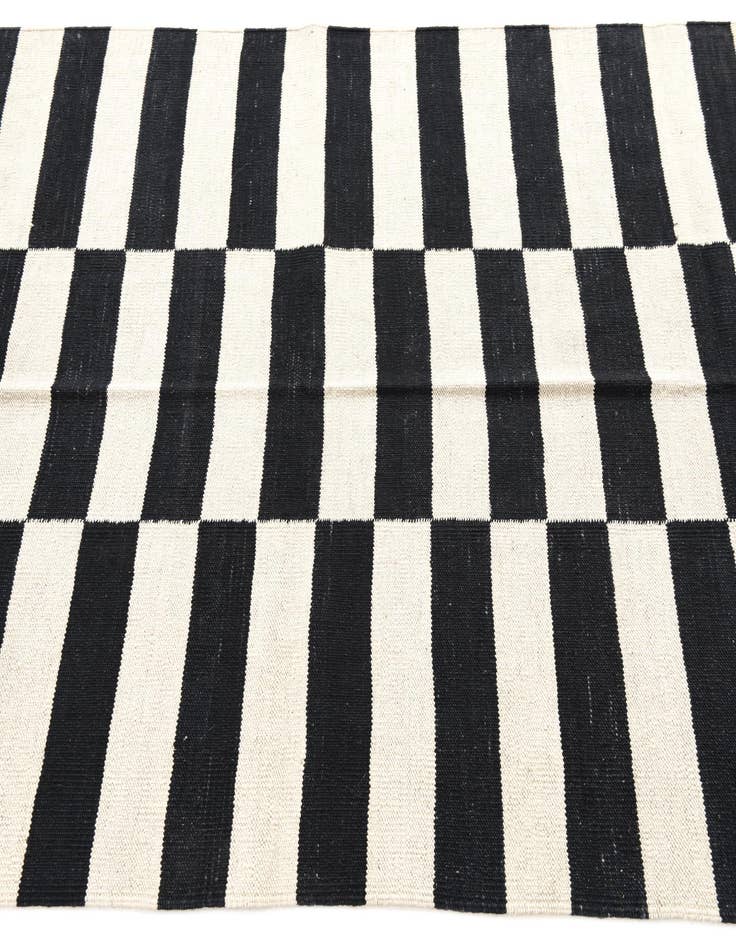 Detail image of  4' 2 x 5' 10  Hand Woven Kilim Modern Wool Rug