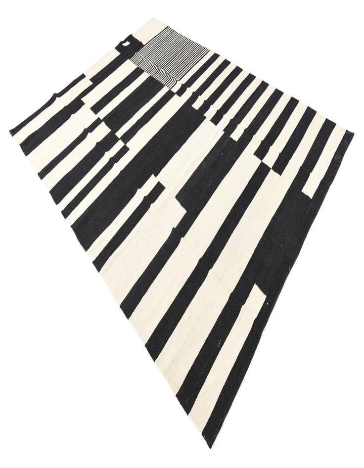 Detail image of  5' 9 x 7' 9  Hand Woven Kilim Modern Wool Rug