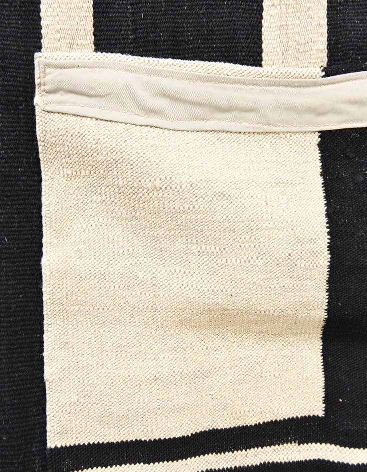 Detail image of  5' 9 x 7' 9  Hand Woven Kilim Modern Wool Rug